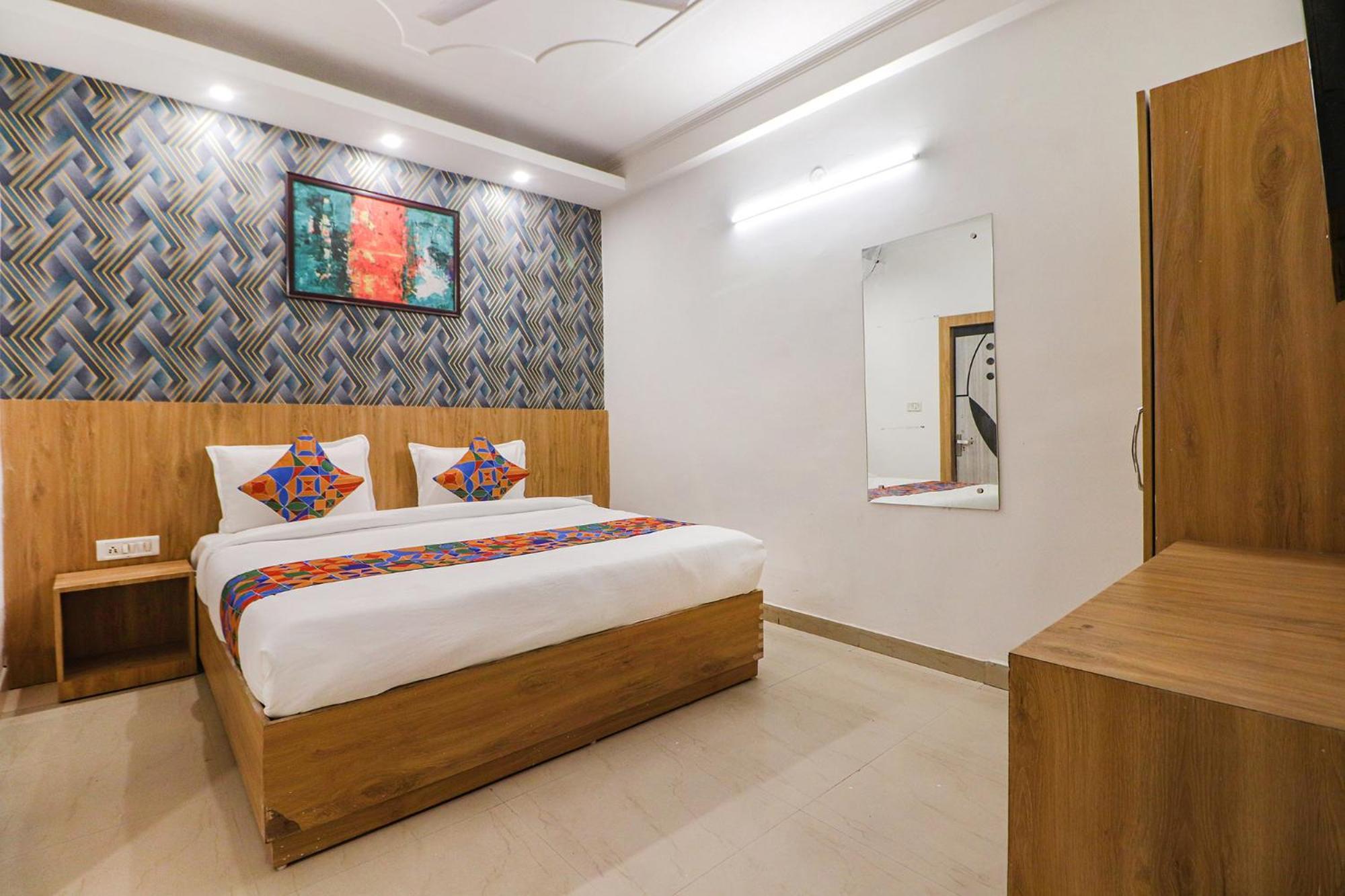 Fabexpress Rainbow Villa - Nr Igi Airport New Delhi New Delhi