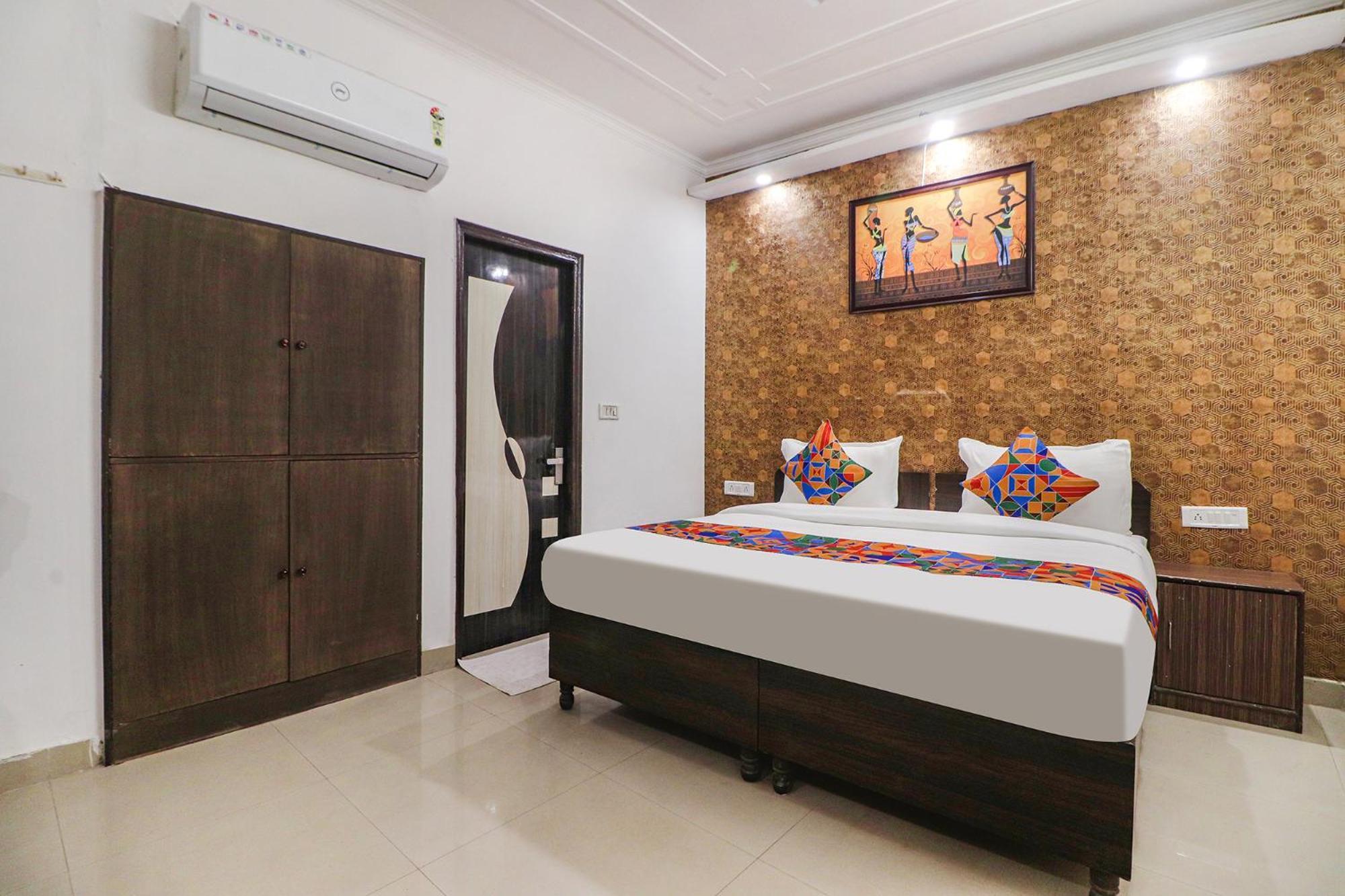 Fabexpress Rainbow Villa - Nr Igi Airport New Delhi Hotel 3*