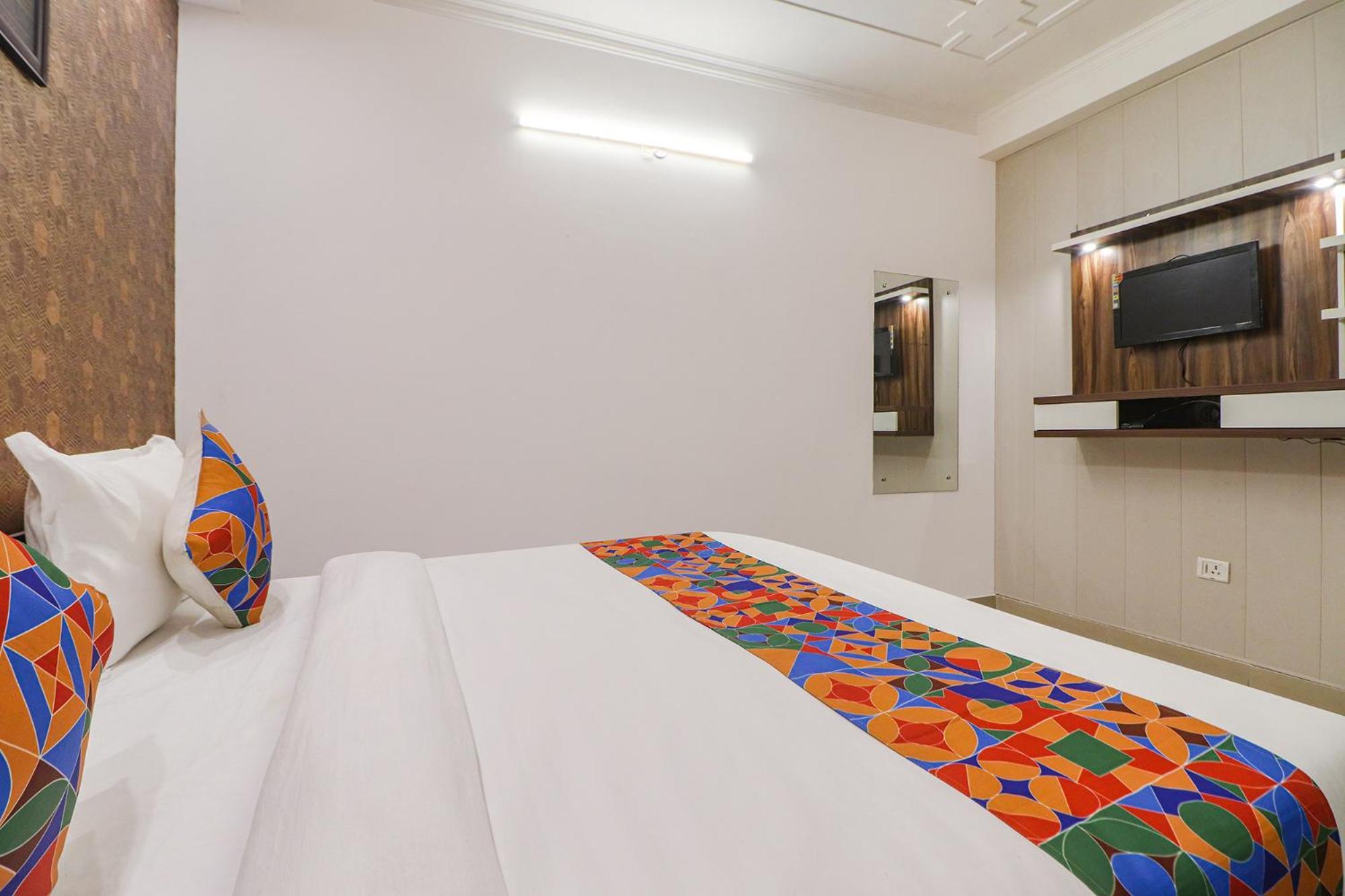 Fabexpress Rainbow Villa - Nr Igi Airport New Delhi 3* New Delhi